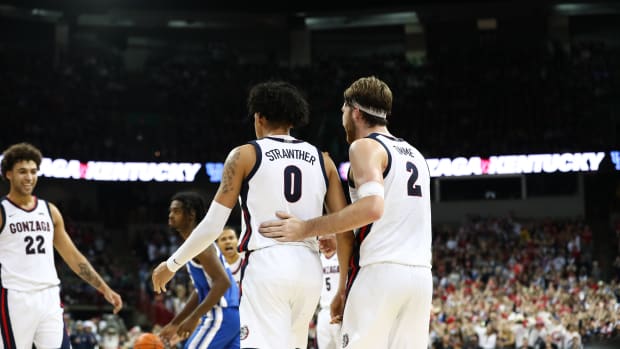 gonzaga bulldogs kentucky wildcats spokane arena erik smith21